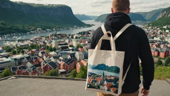 En person som bærer en bag i en by