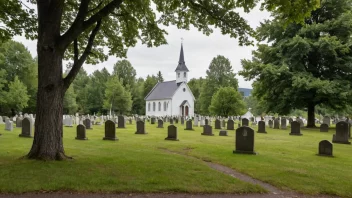 En norsk kirkegård med en liten kirke og tradisjonelle tregravmarkører.