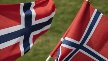 Et militærflagg med et norsk flagg i bakgrunnen.