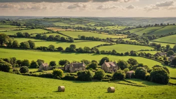 Et naturskjønt bilde av et shire i England med en landsby i bakgrunnen