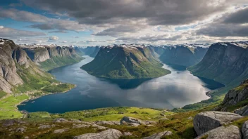 En storslagen utsikt over Sykkylvens, som viser stedets naturskjønnhet og kulturelle betydning