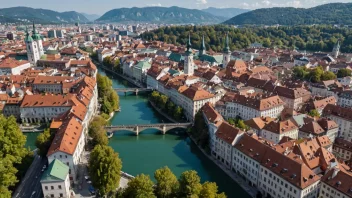 Flyfoto av Ljubljanas gamleby med elven Ljubljanica og Trippelbroen