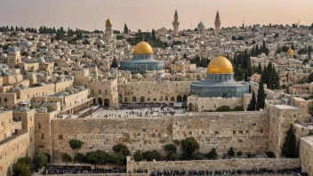 Et panoramabilde av byen Jerusalem, med Klippedomen og Vestmuren i forgrunnen.