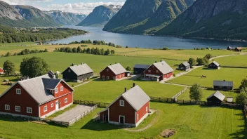 En norsk gård med et tradisjonelt gårdshus og låve, omgitt av åkre med avlinger og husdyr.